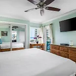 Holiday Surf And Racquet Unit 320