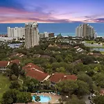 4 Bedroom - 3 Ba Townhouse Walkable To Pool