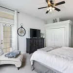 4 Bedroom - 3 Ba Townhouse Walkable To Pool