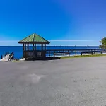 Bayfront Breeze