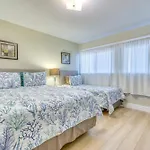 Beach House Condominiums C103 - Beachfront With Pool, Wifi, & Beach Service
