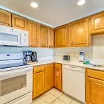 Beach House Condominiums D404 - Beachfront With Pool, Wifi, & Beach Service