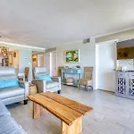 Beach House Condominiums C302 - Beachfront With Pool, Wifi, & Beach Service