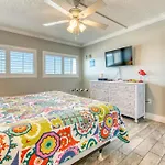Beach House Condominiums B502 - Beachfront With Pool, Wifi, & Beach Service