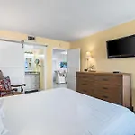 Holiday Surf And Racquet Unit 305