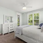 1301 Laurel Grove \