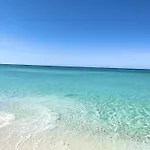 Gulf Views, Steps To Beach, Pool, Walk To Dining