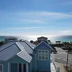 Gulf Views, Steps To Beach, Pool, Walk To Dining