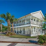 Gulf Views, Steps To Beach, Pool, Walk To Dining