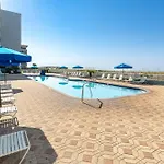Poolside Villas 101- By Holiday Isle Properties