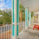 Skips Delight Pool View Pet Friendly
