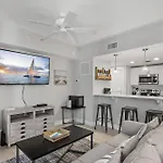 Pilot House 413