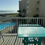 Holiday Surf And Racquet Unit 314