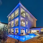 Villa Destiny