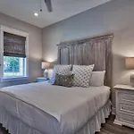 Beachin\'-Crystal Beach-Private Pool+Spa