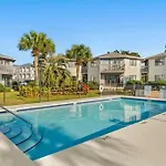Outdoor Pool Private Patio Pet Friendly