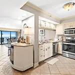 Emerald Towers 1202