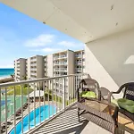 Holiday Surf And Racquet Unit 516
