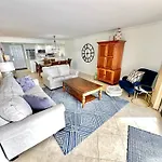 4075 Beachside One