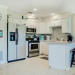 7 A, One Bedroom Condo