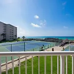 Holiday Surf And Racquet Club 206