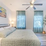 Cozy Condo Under The Palms