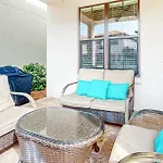 Villa Lago Sandy Feet Retreat