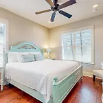 Villa Lago Sandy Feet Retreat