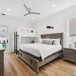 Sandgarden With Pool And Game Room