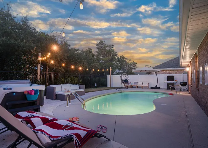 Heated Pool And Golf Cart, Walk To Beach! Best Deal!