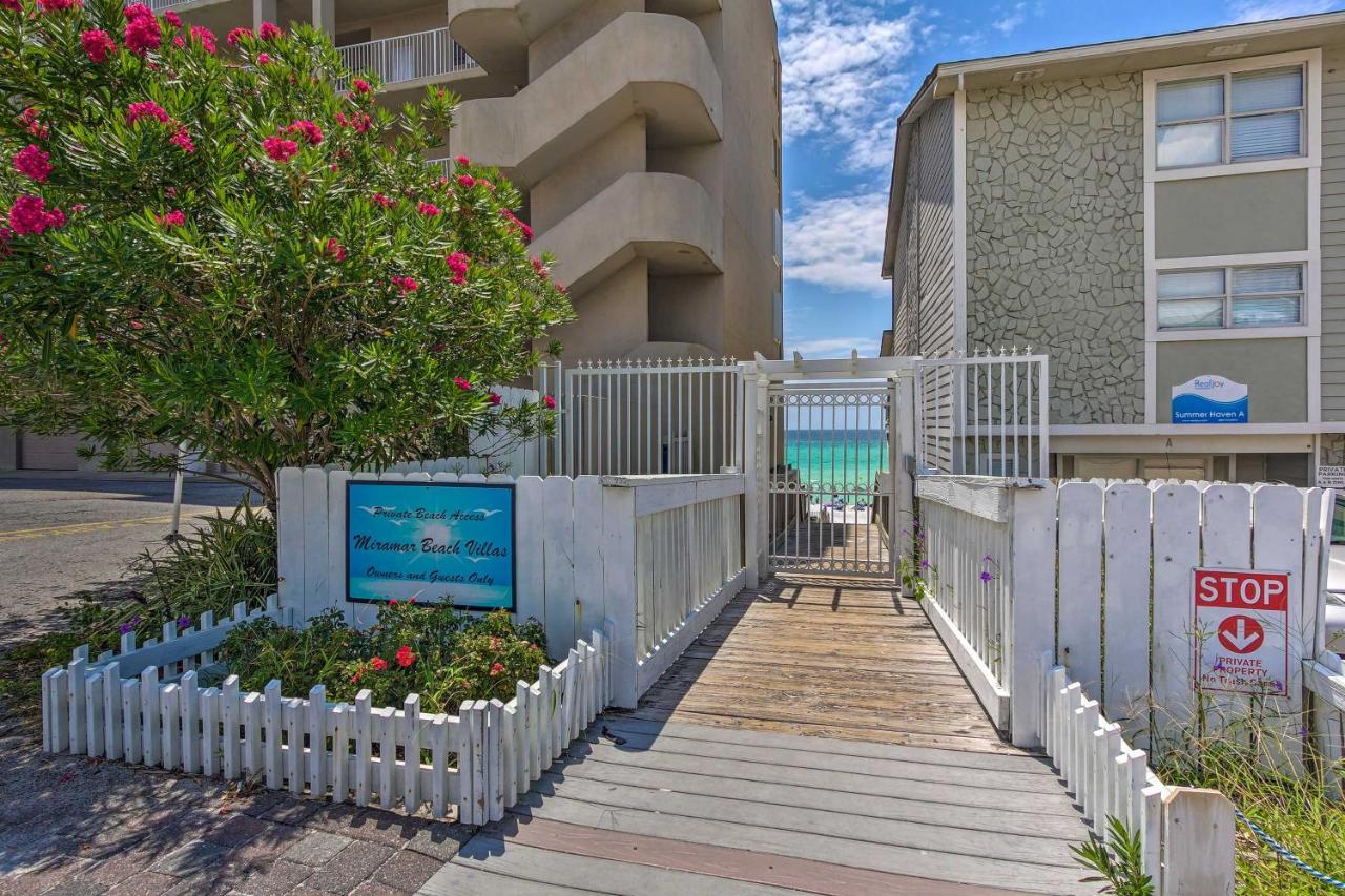 Bright And Modern Townhome Steps To Miramar Beach! Holiday home