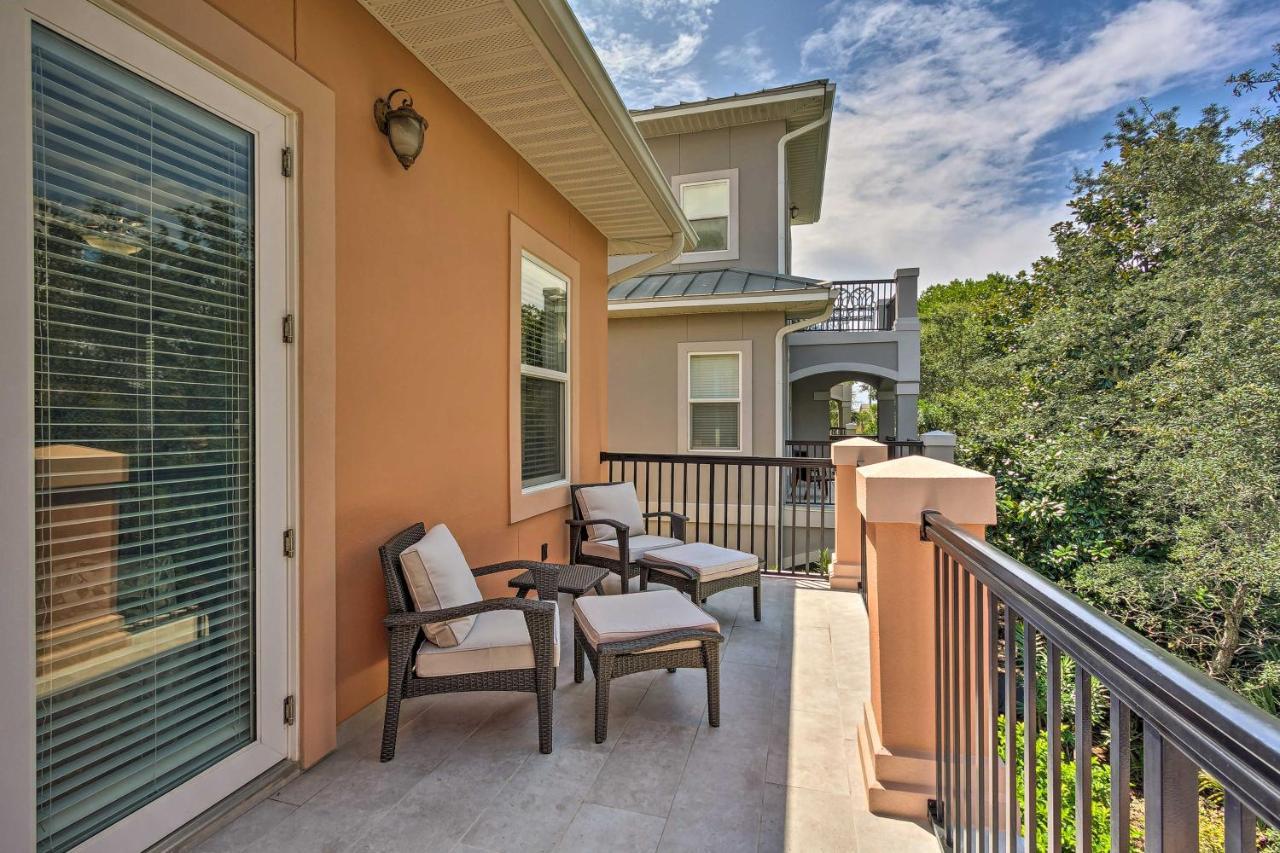 Holiday home Bright And Modern Townhome Steps To Miramar Beach! Destin