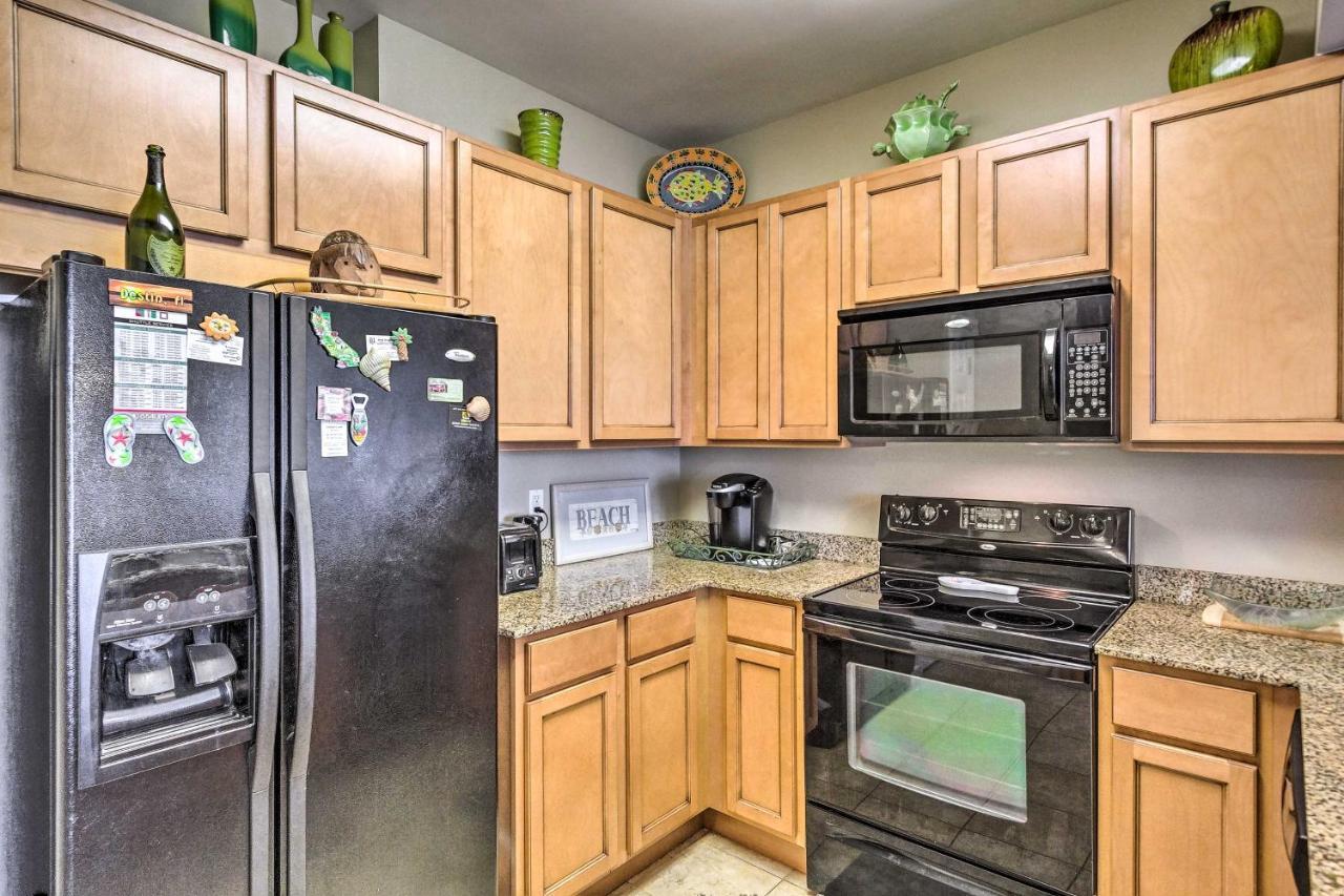 With Amenities And Pool Less Than Half Mi To Apartment