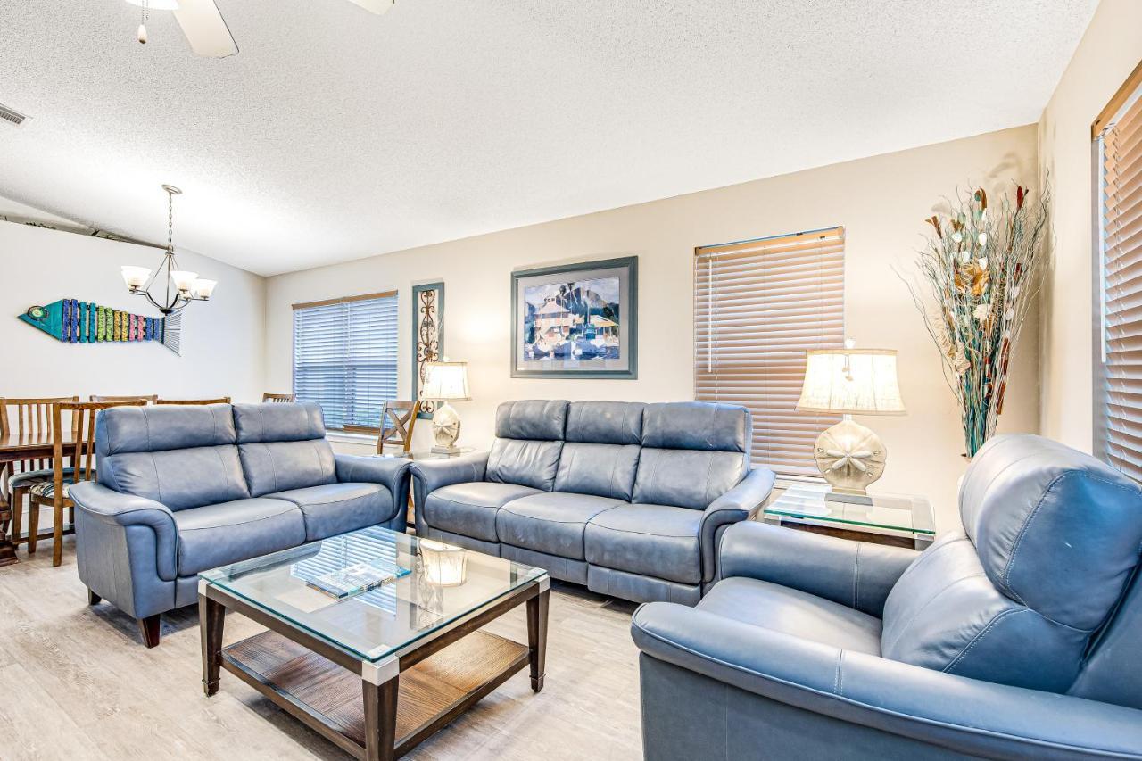 5 Bed 2 Bath Vacation In Holiday home