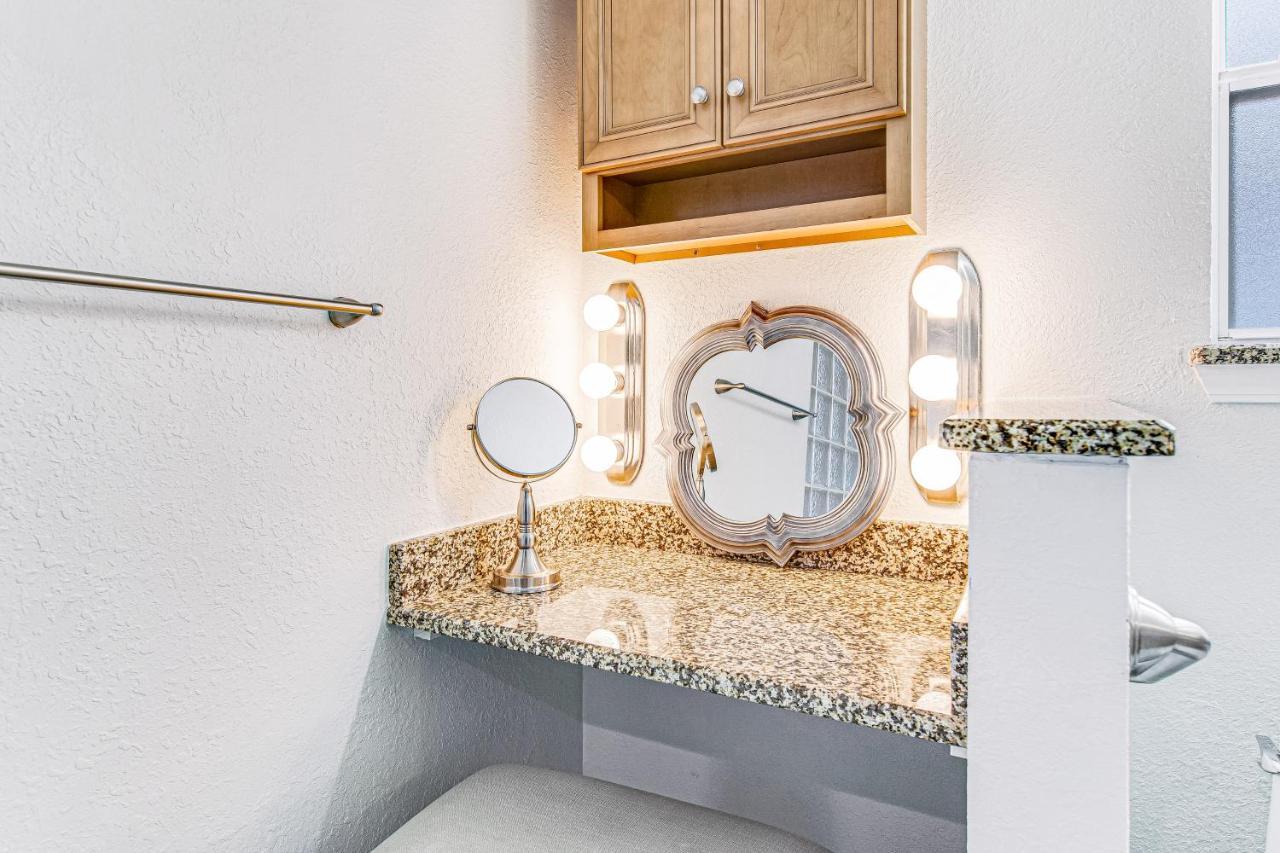 5 Bed 2 Bath Vacation In Destin