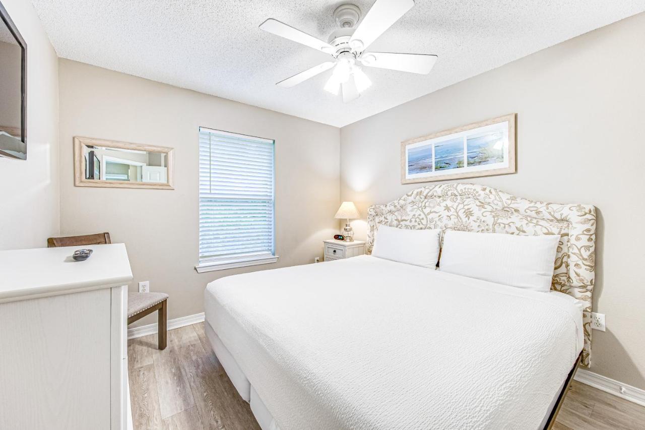 5 Bed 2 Bath Vacation In Destin