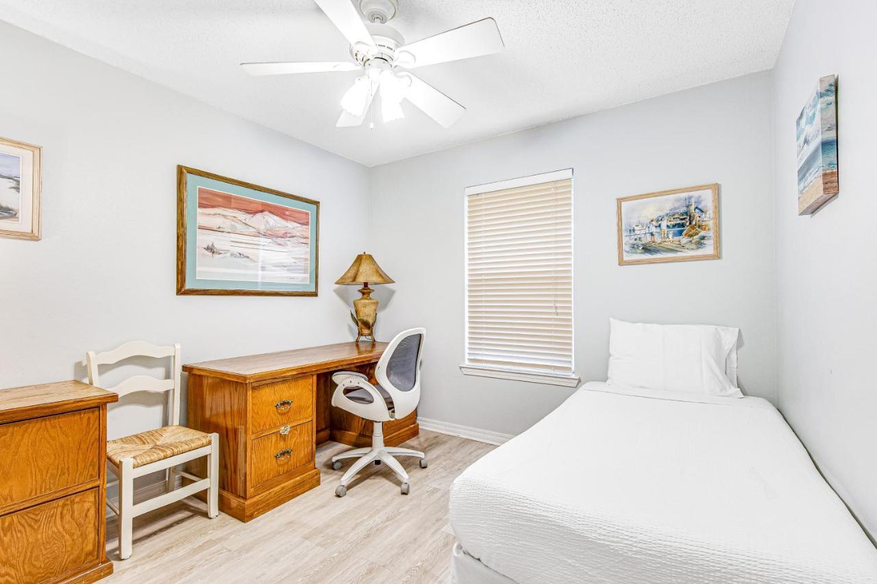 5 Bed 2 Bath Vacation In Destin