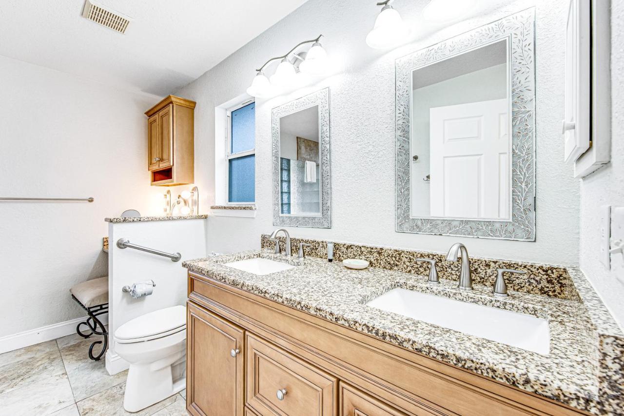 5 Bed 2 Bath Vacation In *