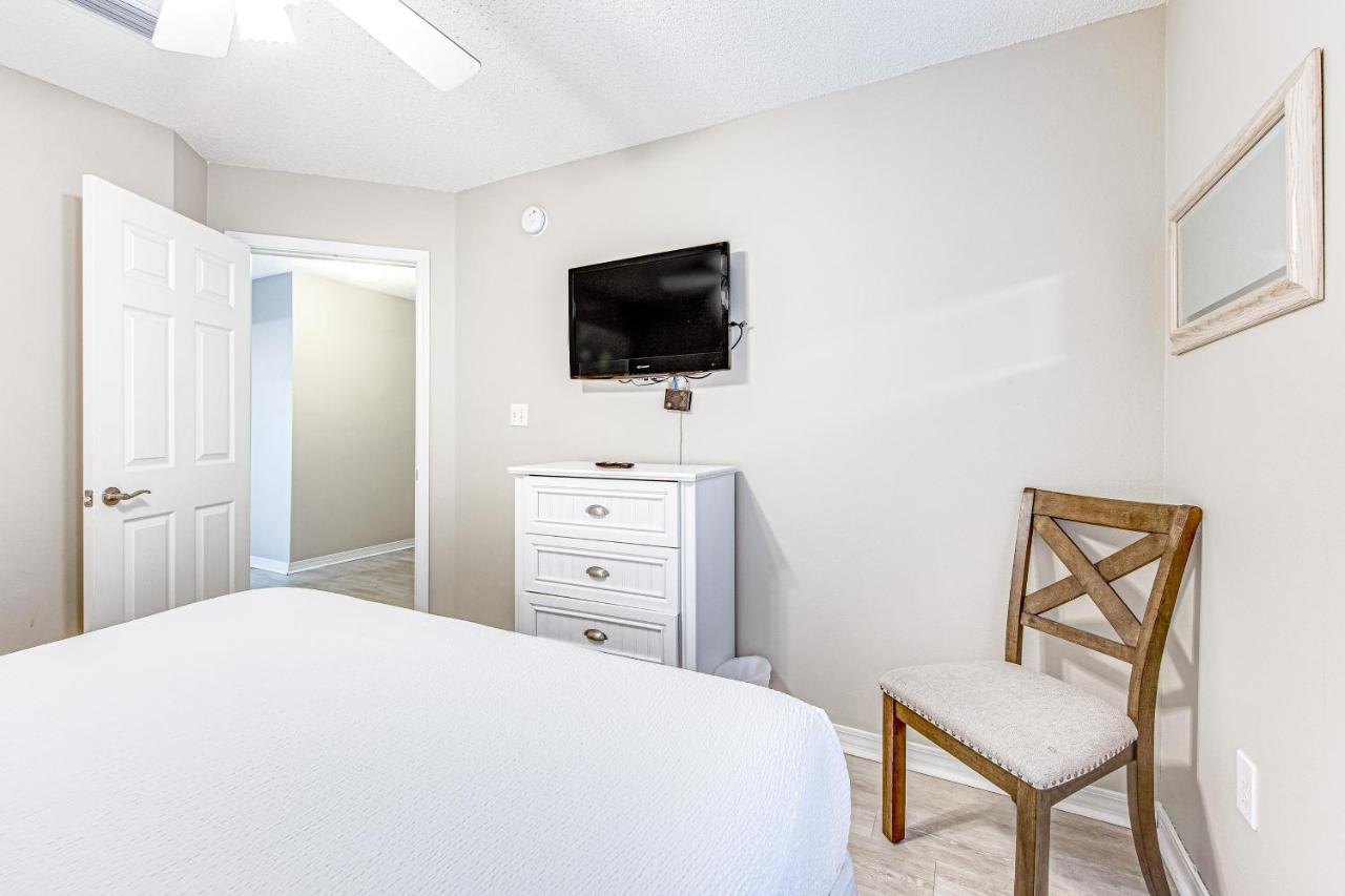 Holiday home 5 Bed 2 Bath Vacation In