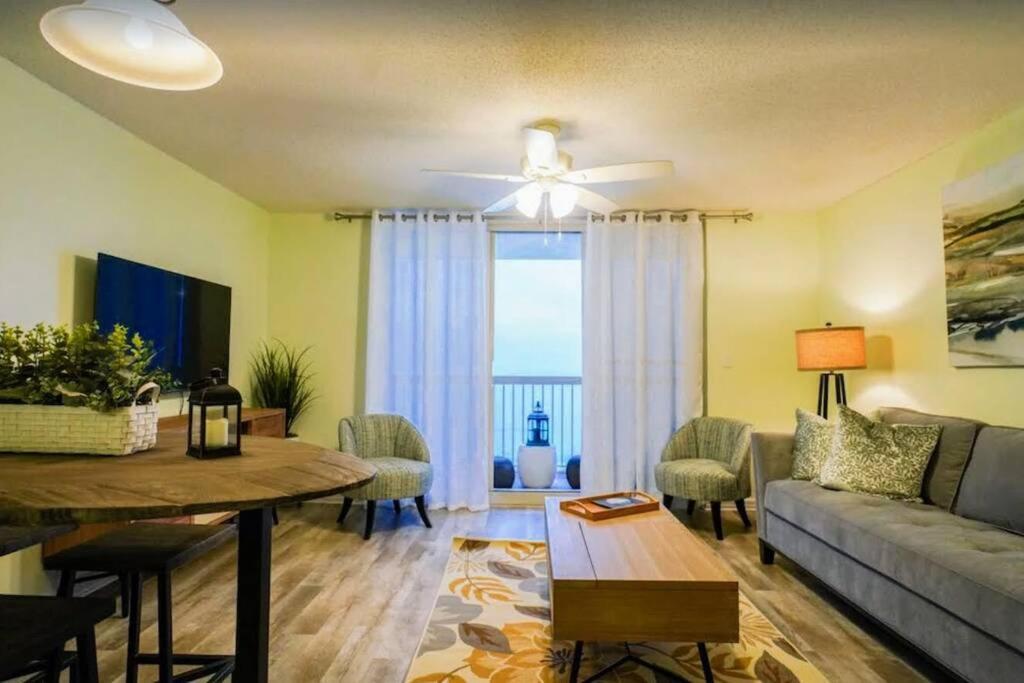 Beachfront, Oceanview, Pelican Resort, 19th Floor Destin