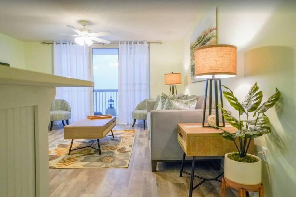 Beachfront, Oceanview, Pelican Resort, 19th Floor Destin