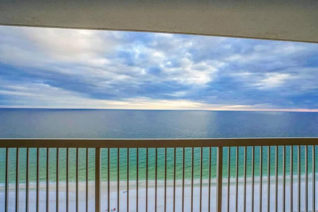 Beachfront, Oceanview, Pelican Resort, 19th Floor Destin