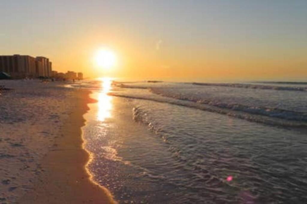 Apartment Beachfront, Oceanview, Pelican Resort, 19th Floor Destin