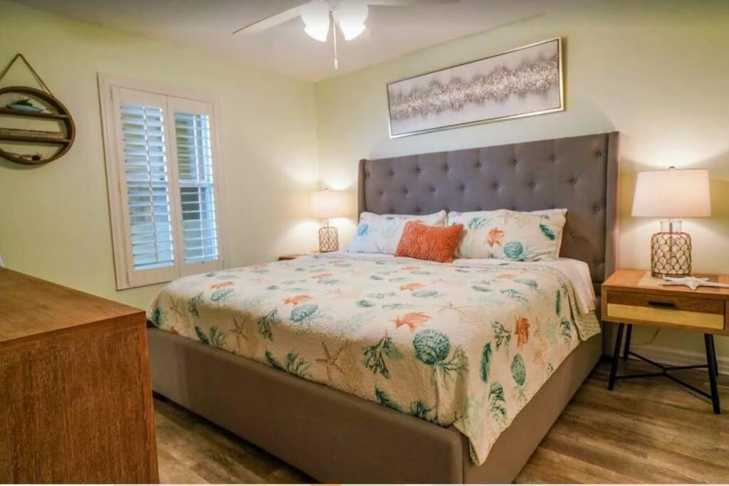 Beachfront, Oceanview, Pelican Resort, 19th Floor Apartment Destin