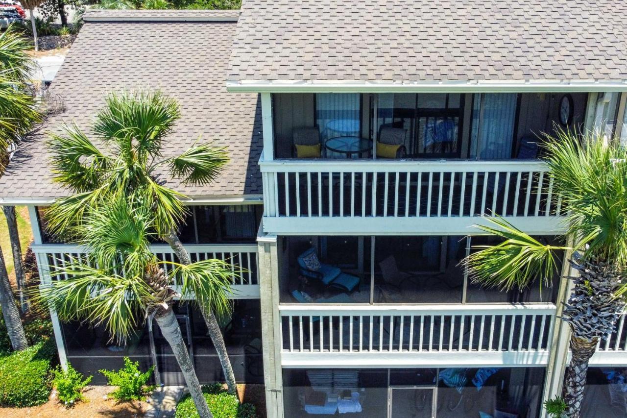Villa Beachy Lakefront Escape - Walk To The Shore! Destin