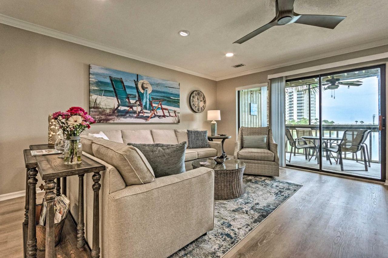 Villa Beachy Lakefront Escape - Walk To The Shore! *