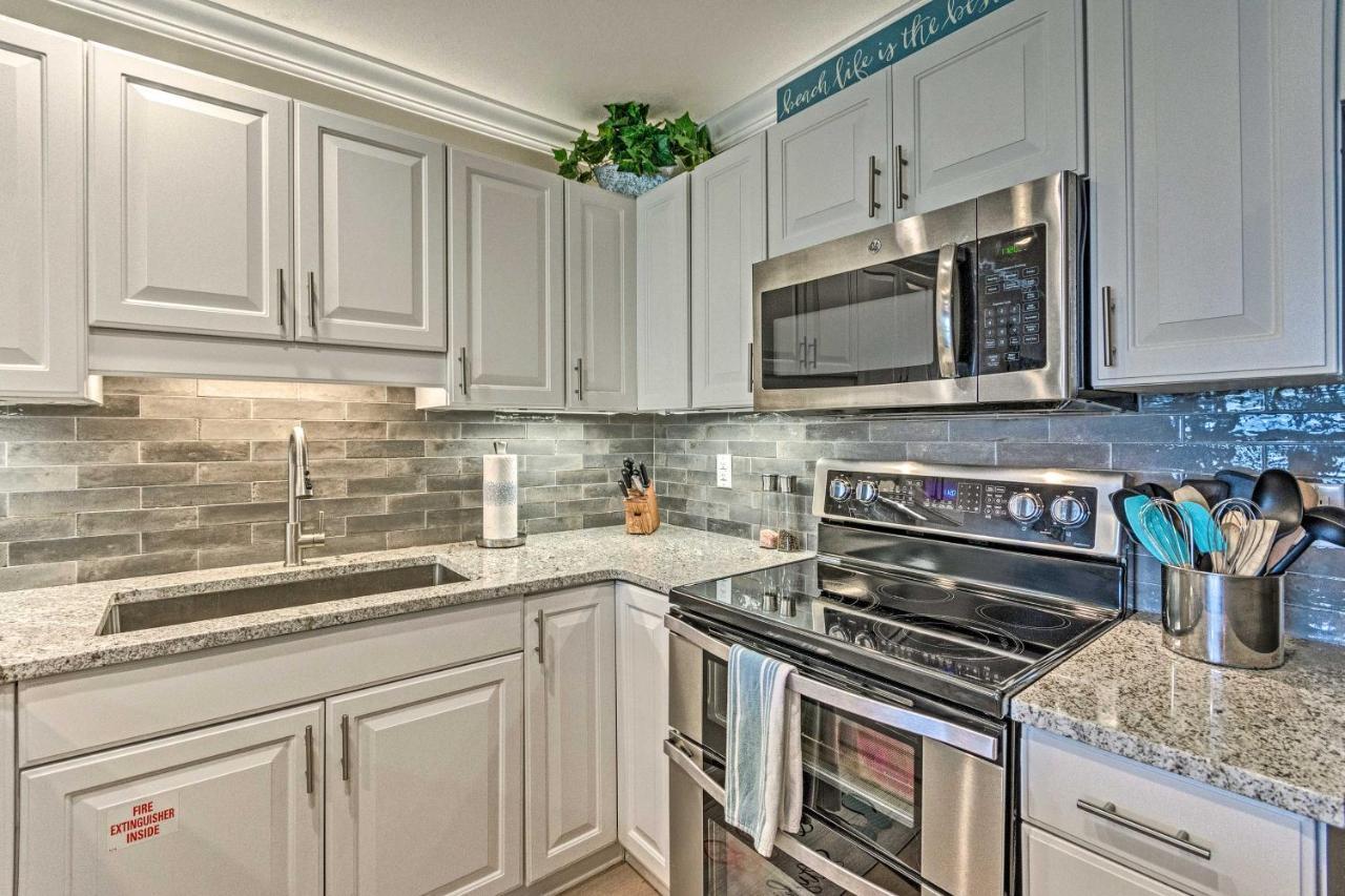 Beachy Lakefront Escape - Walk To The Shore! Villa Destin