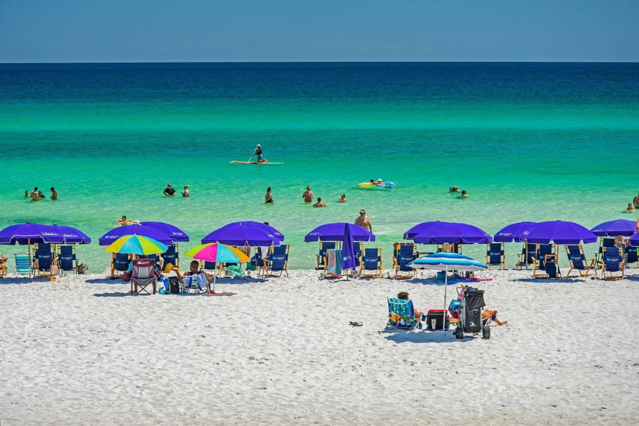 Villa Beachy Lakefront Escape - Walk To The Shore! Destin