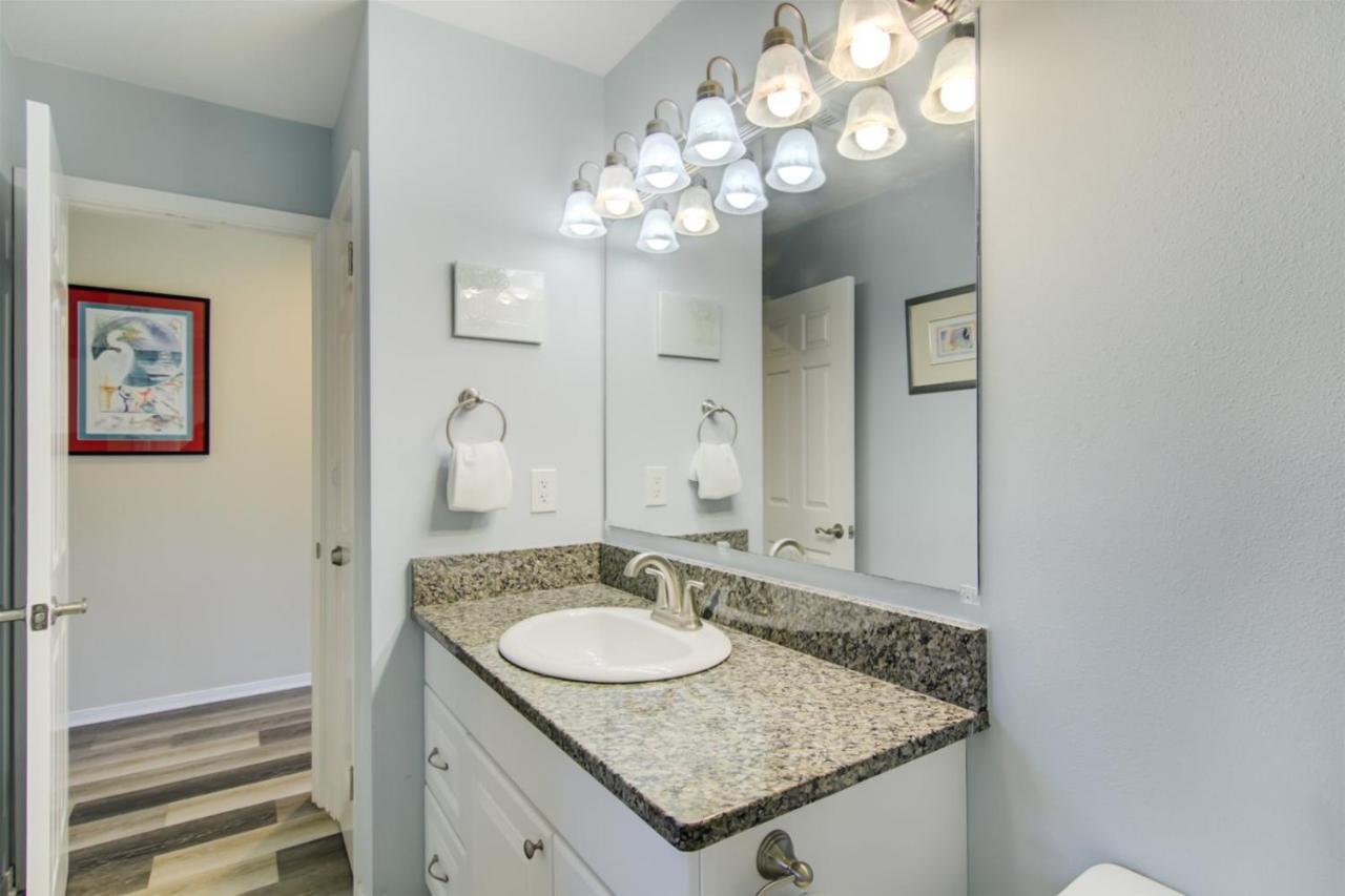 9 D, One Bedroom Apartment