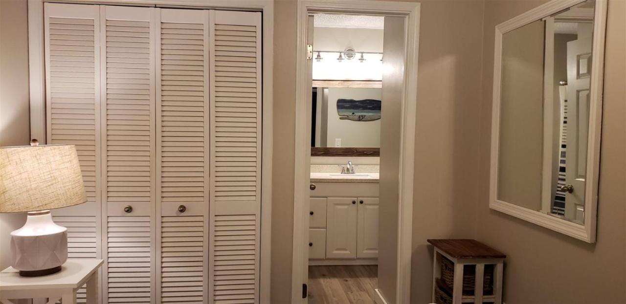9 C, One Bedroom Apartment Destin